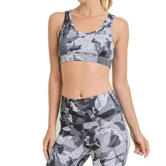 NWT MONO B Sports Bra Abstract Camo Black/Gray/White SIZES MEDIUM & LARGE - Picture 3 of 15